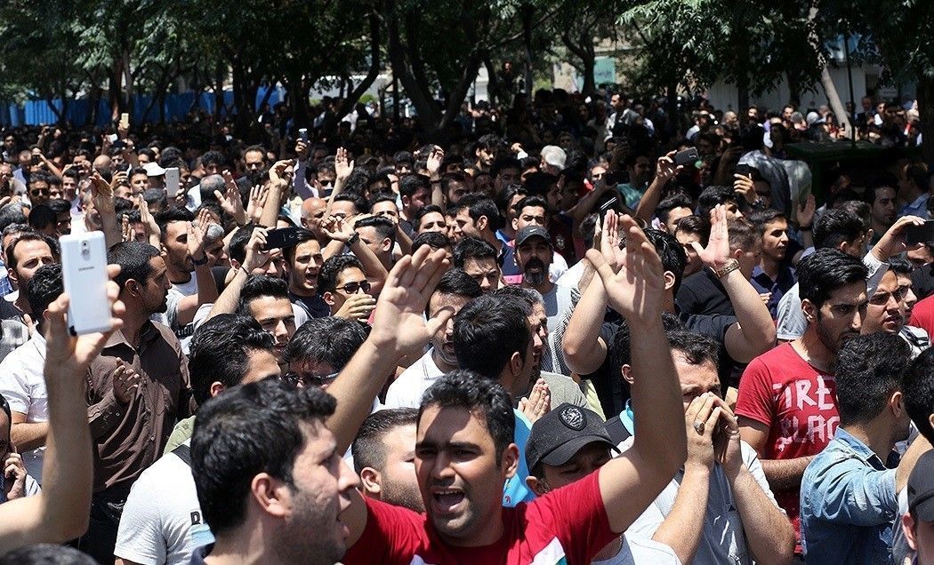 Tehran_Bazaar_protests_2018-06-25_05