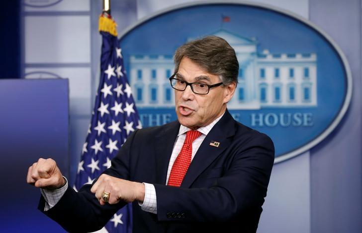 U.S.-Energy-Secretary-Rick-Perry-speaks-to-reporters-during-a-briefing-at-the-White-House-in-Washington