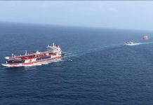 Iran Says ‘Non-Hostile’ Ships Can Transit Strait of Hormuz, FT Reports