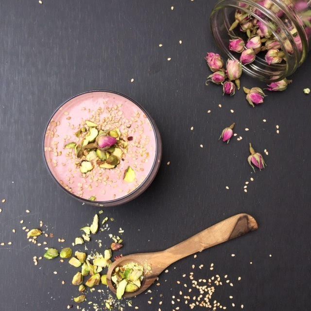 Persian-Love-Smoothie-with-Raspberry-and-Rosewater-75675