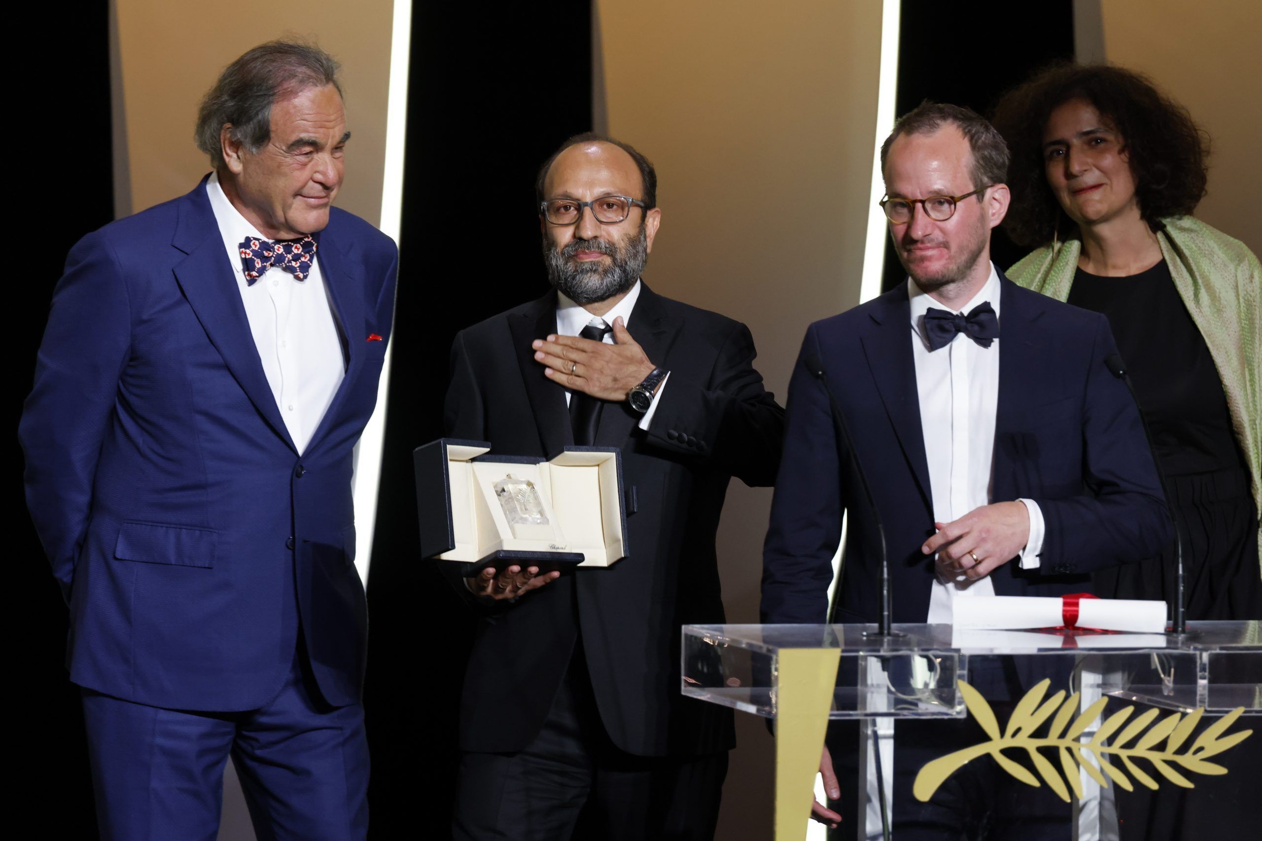 Asghar Farhadi Wins Cannes Festival Grand Prix for 'A Hero'; Will He Get A  Third Oscar? - KAYHAN LIFE