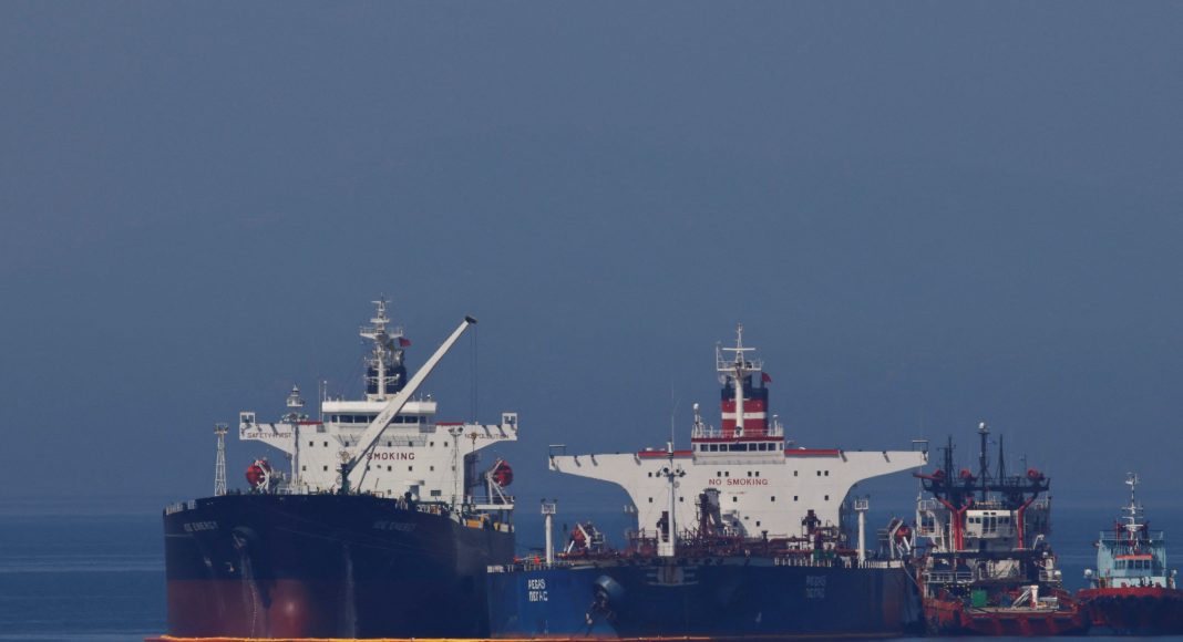 Unprecedented Volume of Oil Stored on Ships Due to Western Sanctions, Gunvor CEO Says