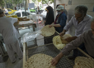 Bread Prices Soar in Iran After Government Cuts Flour Subsidies