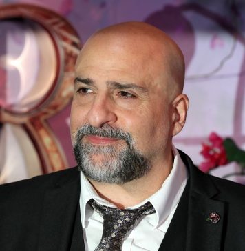 Omid Djalili Praises City of Florence’s Campaign For Release of Rapper Toomaj Salehi