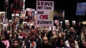 6293EC-ISRAEL-PALESTINIANS_GAZA_HOSTAGES_PROTEST_CAPTIONED__O_