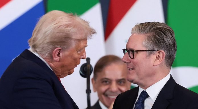 UK Ready to Help Monitor Gaza Ceasefire, Decommission Hamas Weaponry, PM Says