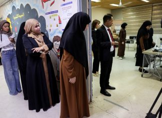 Iraqis Vote in Election They Expect to Bring Little Reform