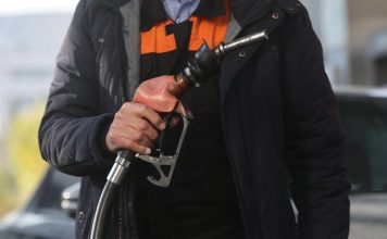 In Iran, Use of a Damaging Low-Grade Fuel Is Now State Policy