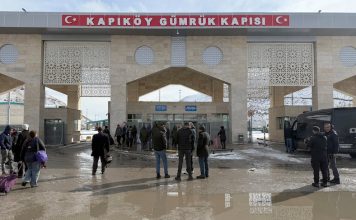 Iranians Arrive in Turkey Through Border Gate as Crackdown Persists