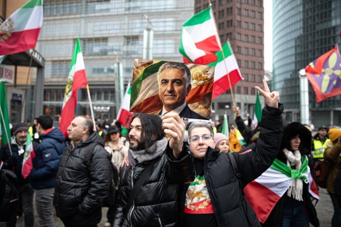 Germany: Iranian opposition groups stage demonstrations in Berlin