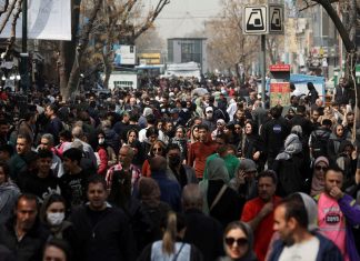 Fearing Economic Collapse After War, Iran Cracks Down on Dissent