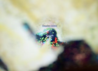 Giant Oil Tanker off Dubai Hit by Iranian Strike After Trump’s Latest Threats