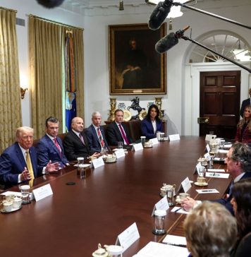 Trump Weighs Broader Cabinet Shake-up As Iran War Pressure Grows