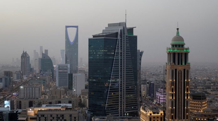 Saudi Arabia Expects Imminent Attacks From North and South, Senior Official Says