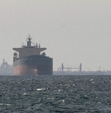 Persian Gulf Shipping Traffic via Strait of Hormuz Falls to Six Vessels