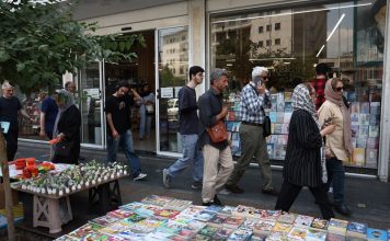 Iranians Face Triple-Digit Food Inflation, Rampant Poverty, Economists Warn