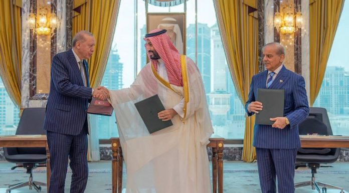Turkey, Pakistan, Saudi Arabia Defence Pact Technically Same as NATO’s Article 5, Minister Says