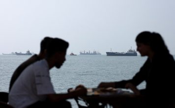 US, Iranian Forces Fire at Vessels in Waters Near Iran