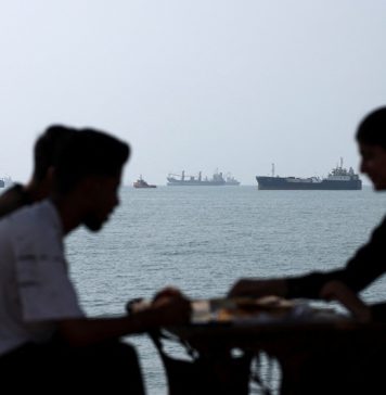 US, Iranian Forces Fire at Vessels in Waters Near Iran